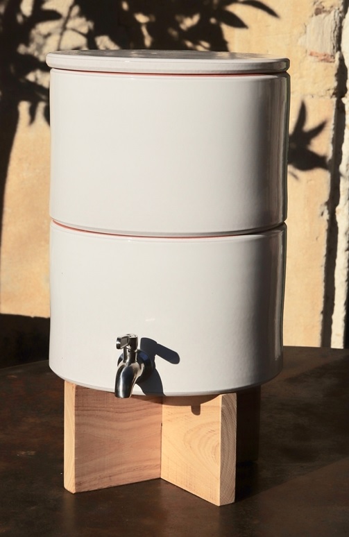 Fontaine filtrante en terre cuite a gravite sans électricité - fabrication  française